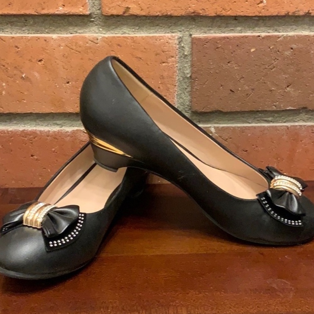 Black leather shoe